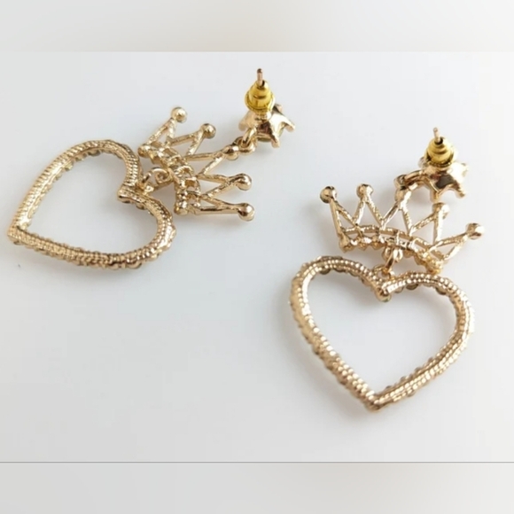 Betsey Johnson Gold crystal pearl crown heart earings with silver post - Picture 7 of 16